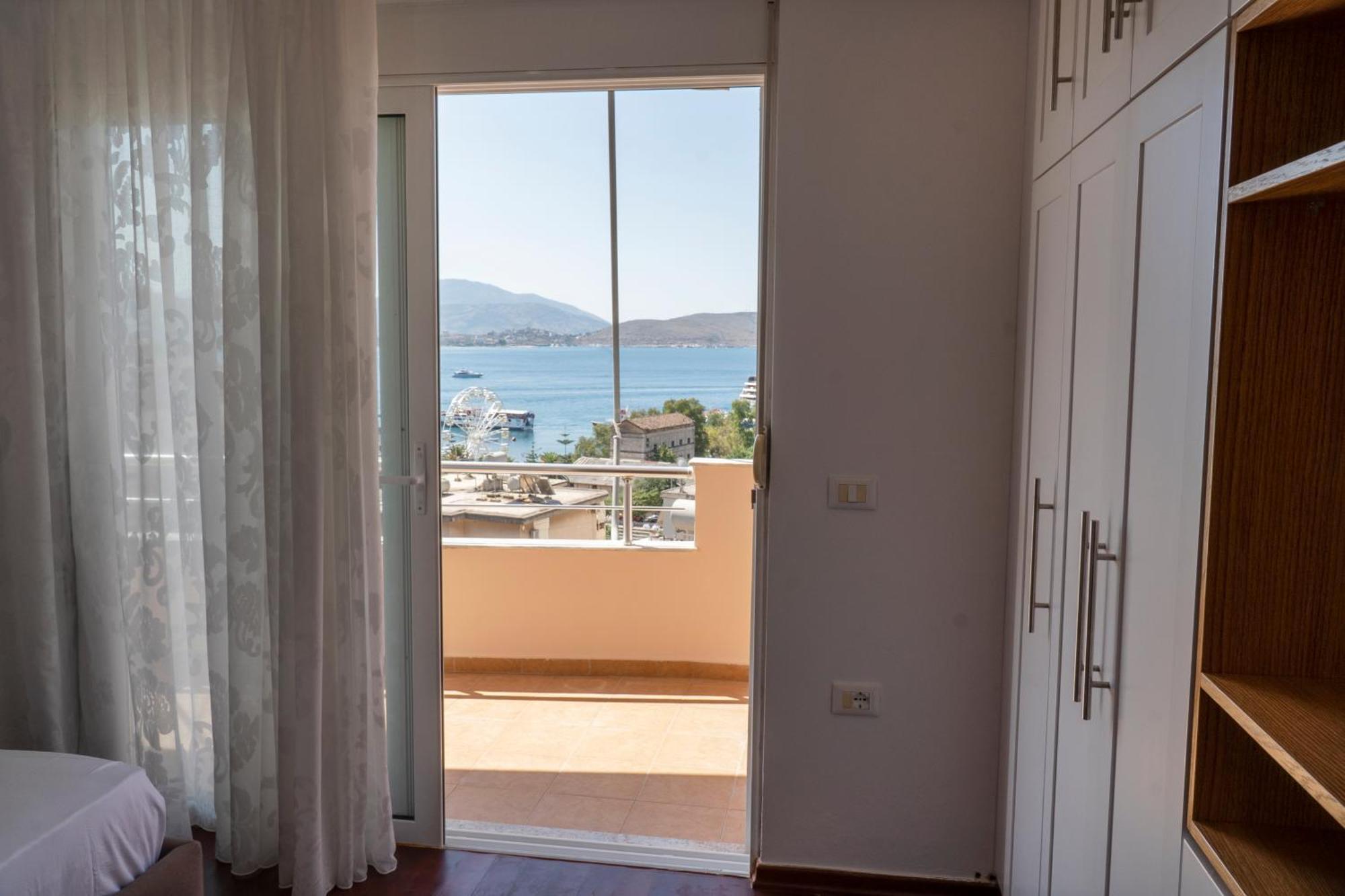 Center Sea View Appartement Sarandë Buitenkant foto