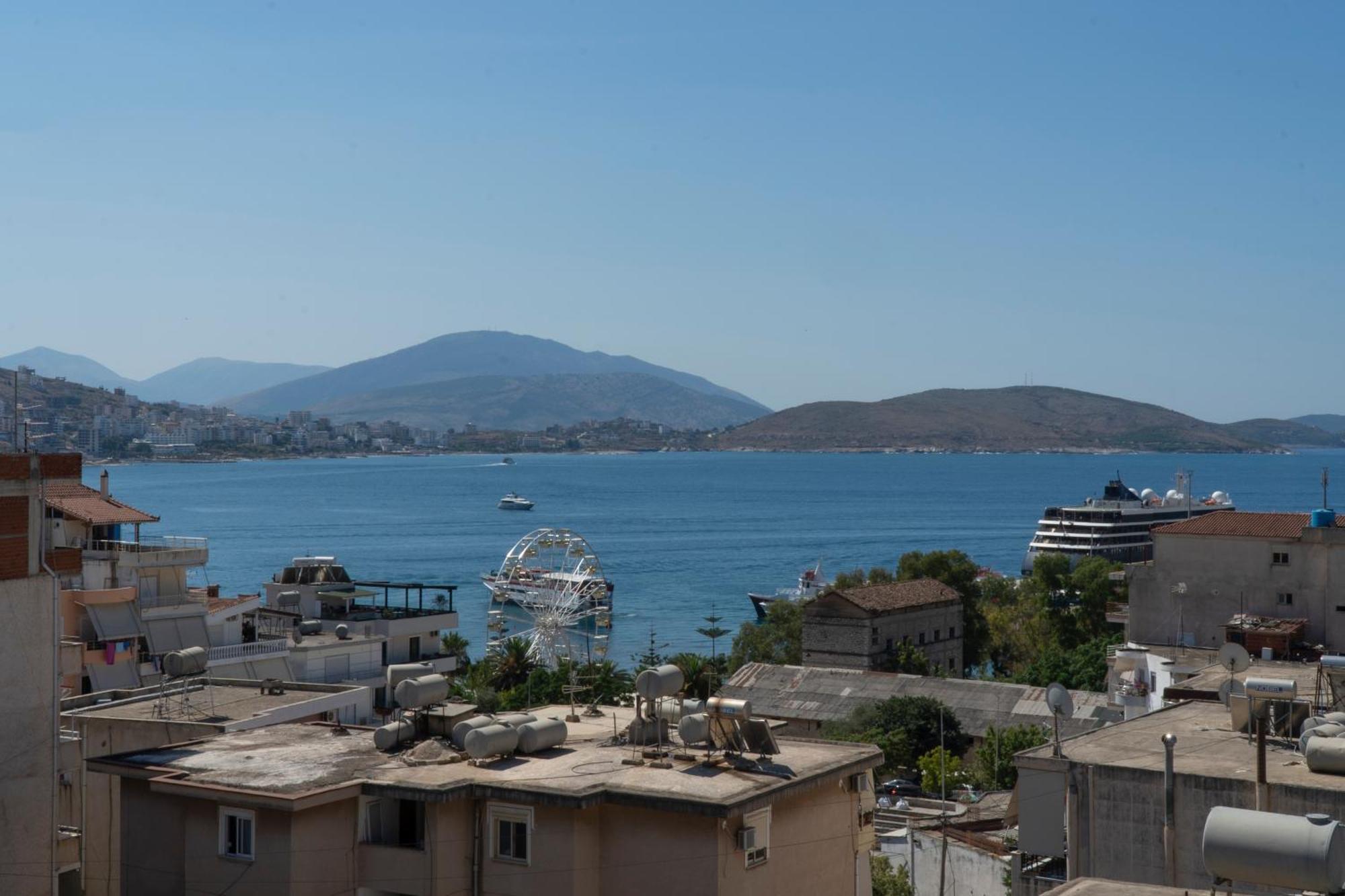 Center Sea View Appartement Sarandë Buitenkant foto